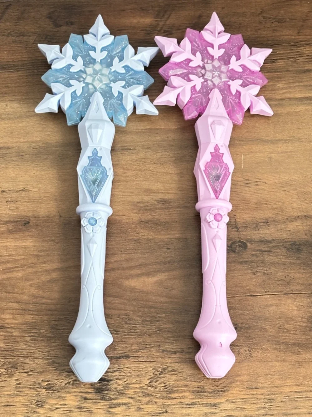 Girls Pretend Play Set Frozen Light Up Wands 2 Snowflake Purse Dress Up Makeup